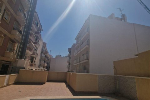 Apartamento en Torrevieja, Alicante, España 2 dormitorios, 70 m2 No. 182864