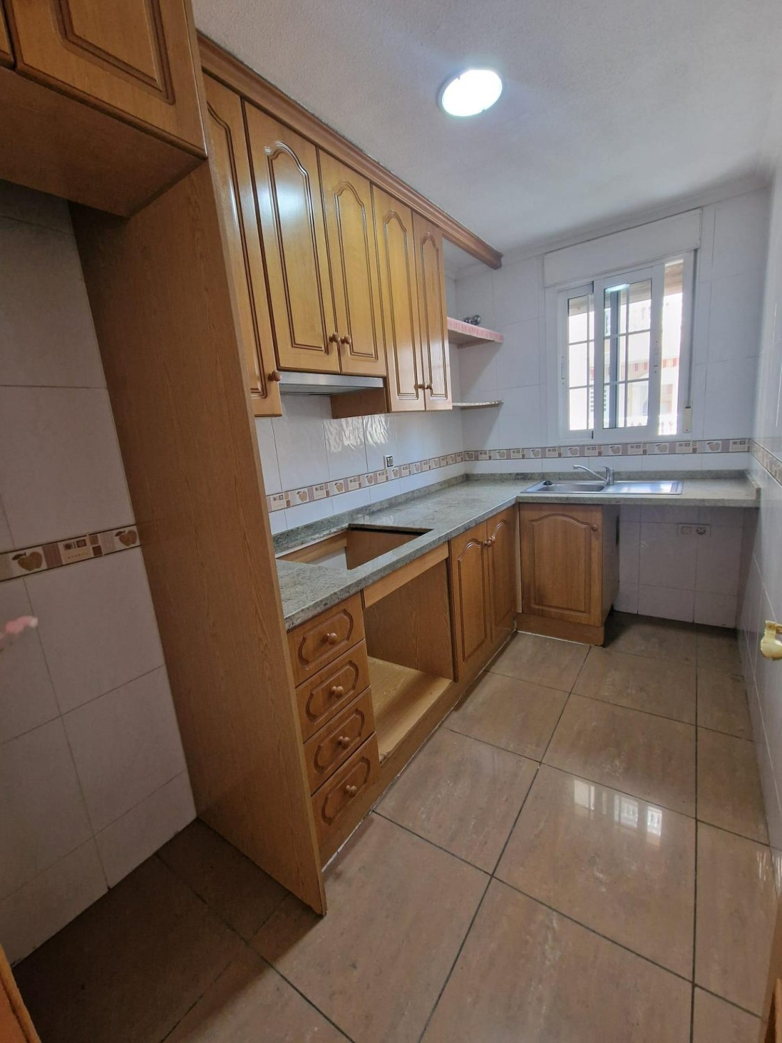 Apartamento en Torrevieja, Alicante, España 2 dormitorios, 70 m2 No. 182864