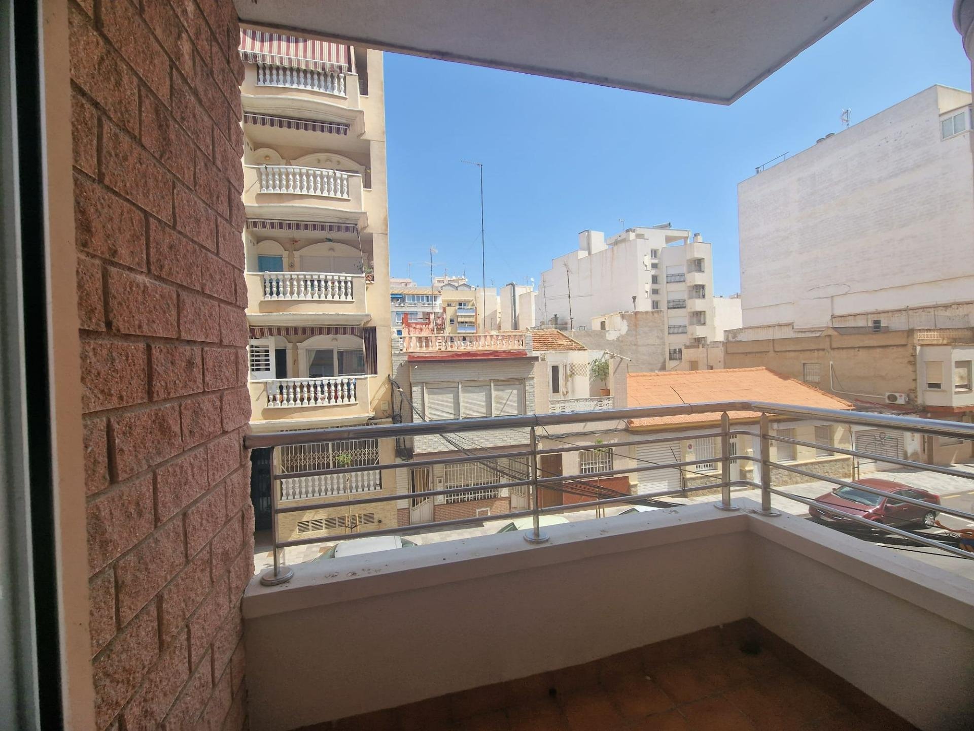 Apartamento en Torrevieja, Alicante, España 2 dormitorios, 70 m2 No. 182864