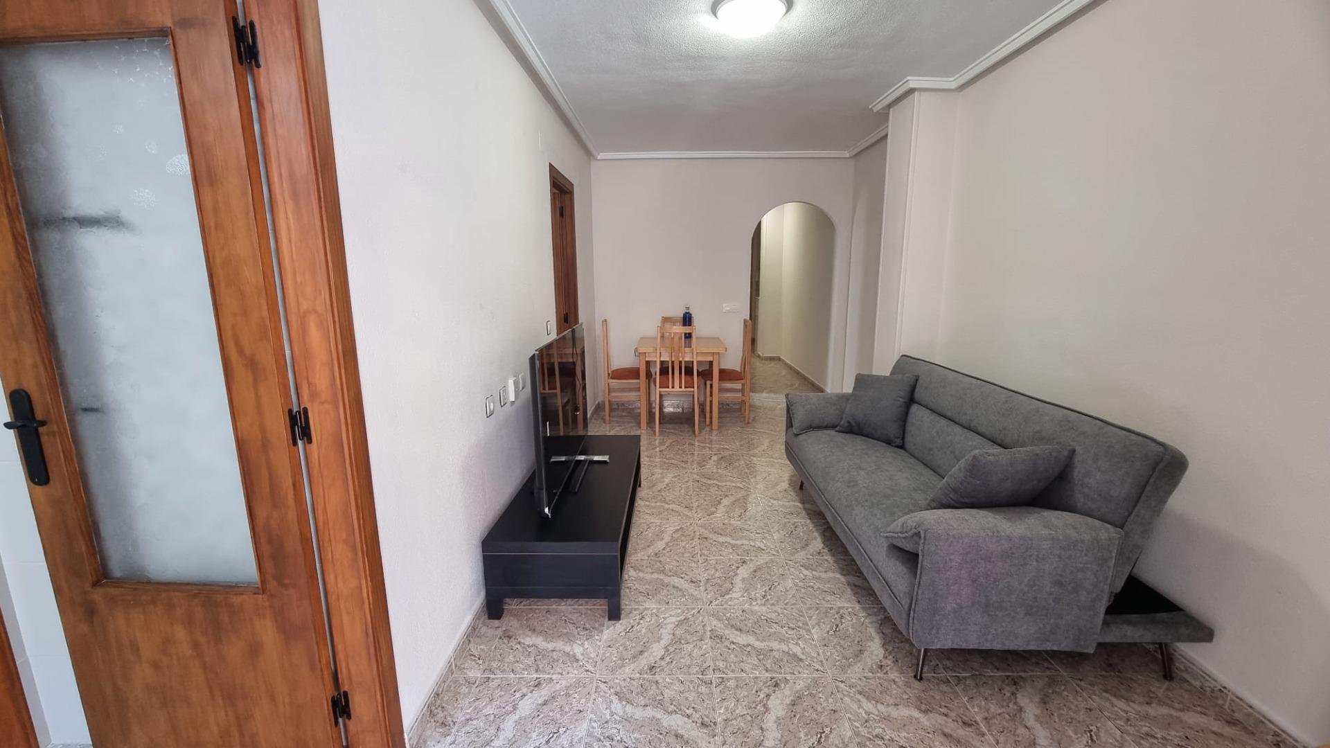 Apartamento en Torrevieja, Alicante, España 2 dormitorios, 63 m2 No. 182866