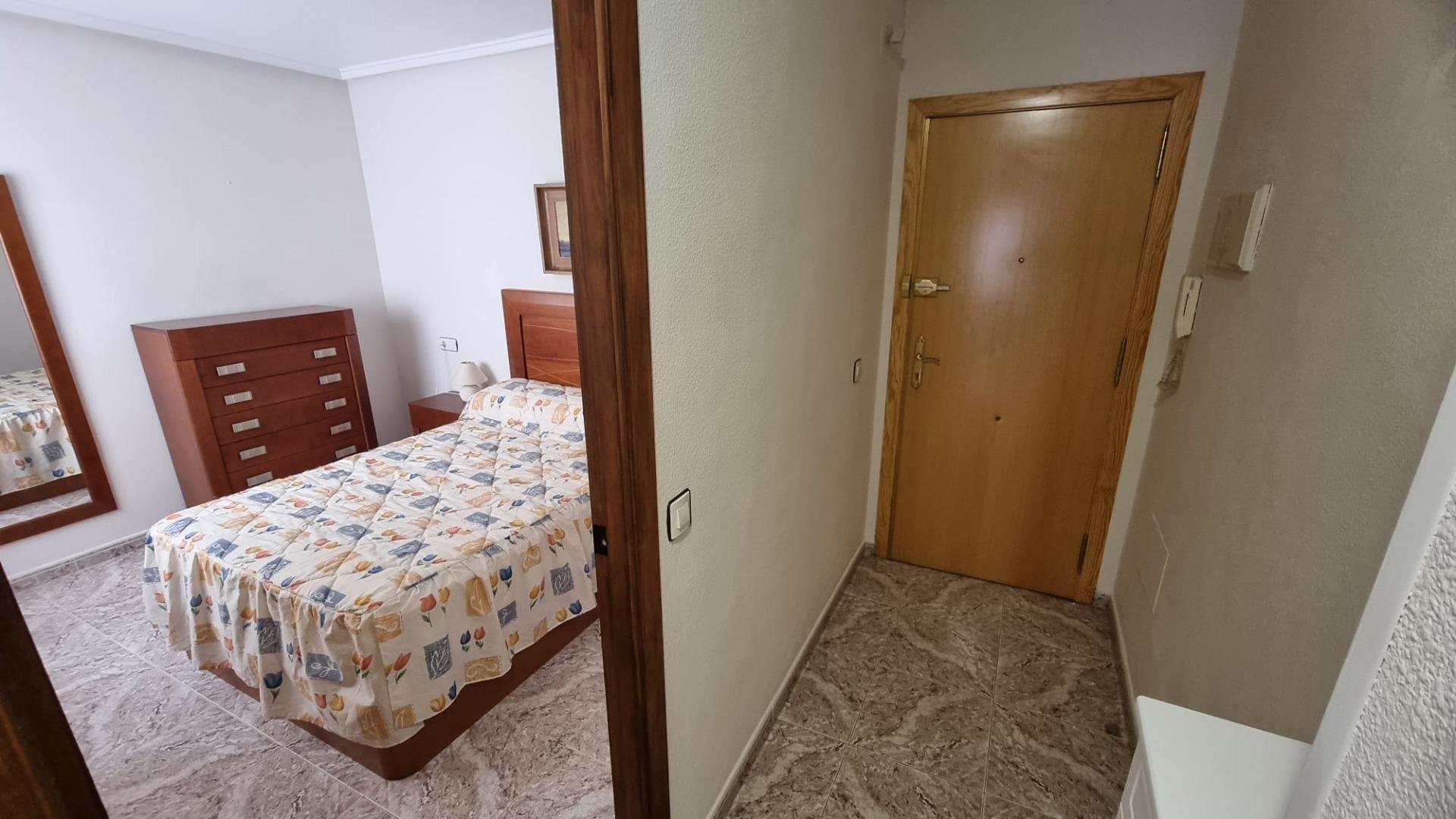 Apartamento en Torrevieja, Alicante, España 2 dormitorios, 63 m2 No. 182866
