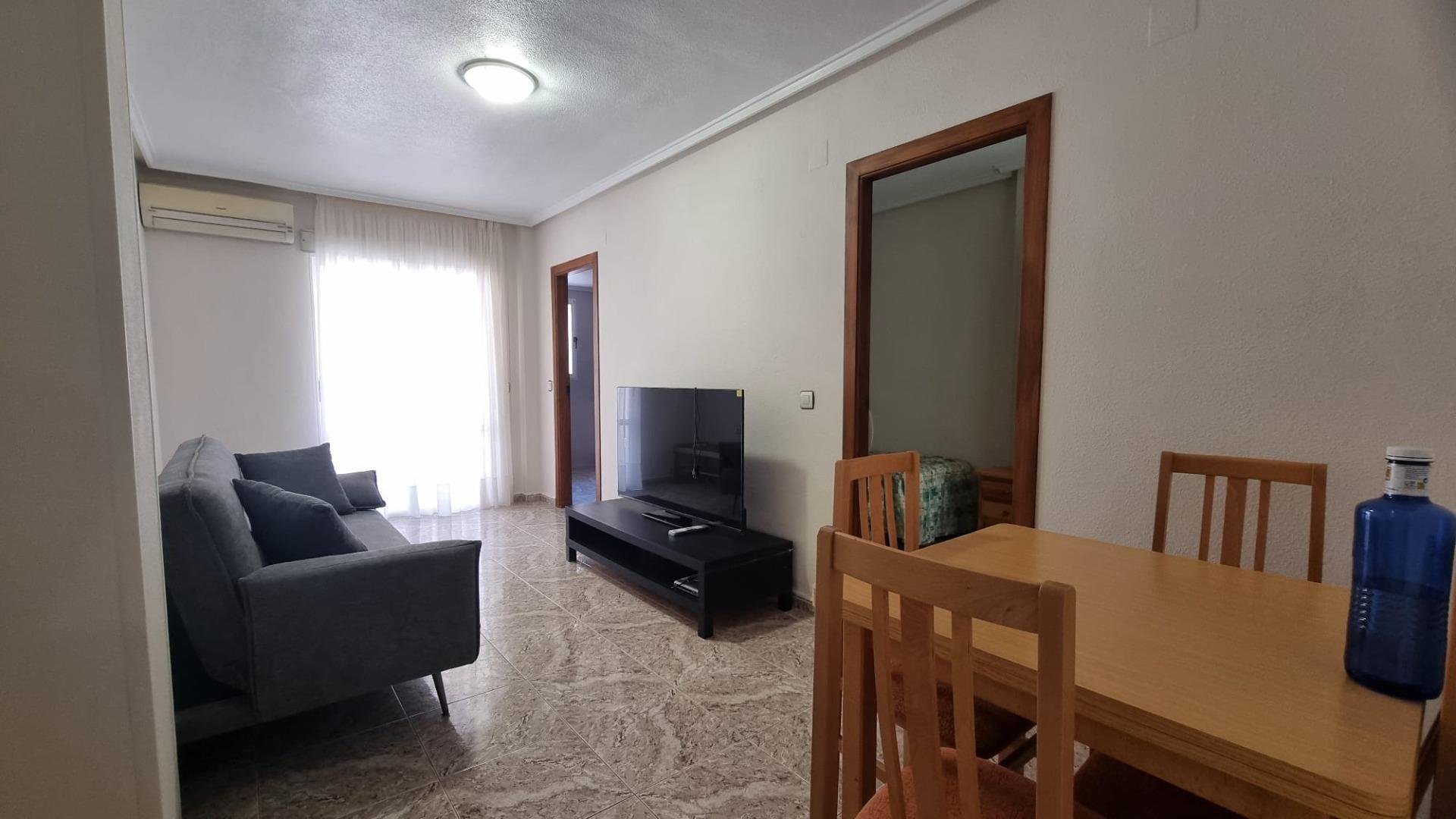 Apartamento en Torrevieja, Alicante, España 2 dormitorios, 63 m2 No. 182866