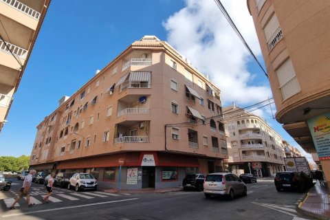 Apartment in Torrevieja, Alicante, Spain 2 bedrooms, 63 sq.m. No. 182866