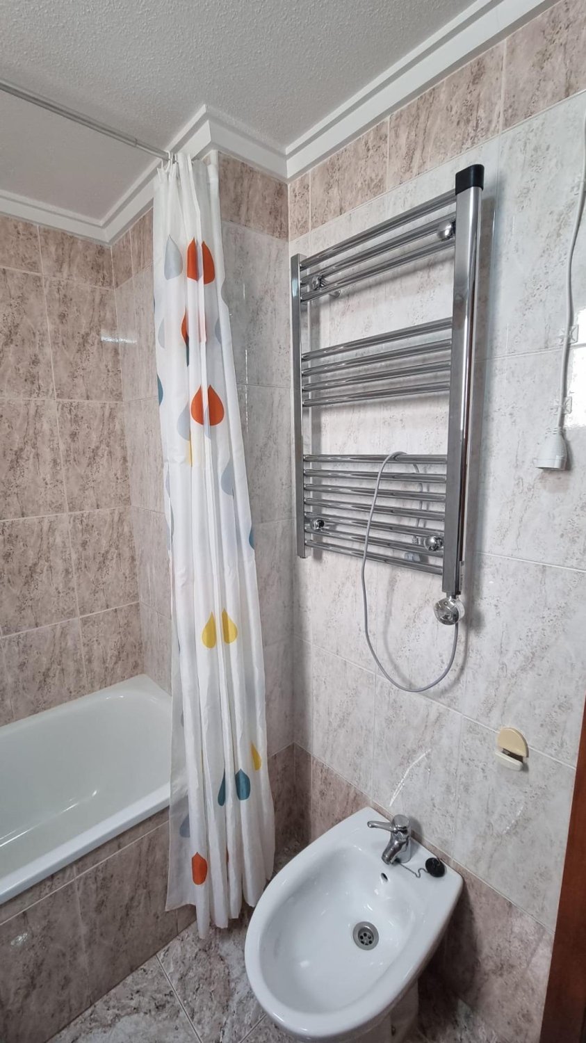 Apartamento en Torrevieja, Alicante, España 2 dormitorios, 63 m2 No. 182866