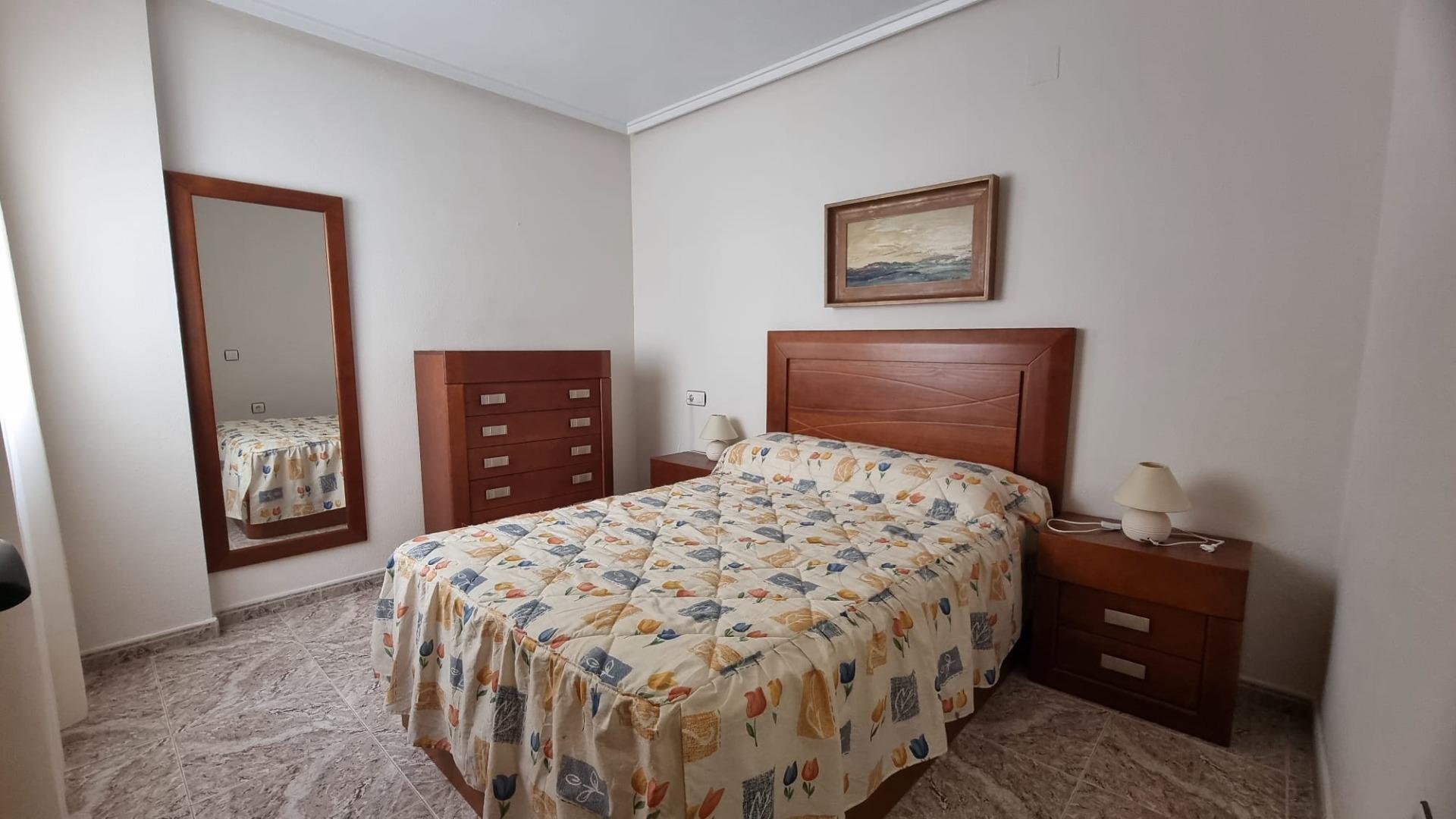 Apartamento en Torrevieja, Alicante, España 2 dormitorios, 63 m2 No. 182866
