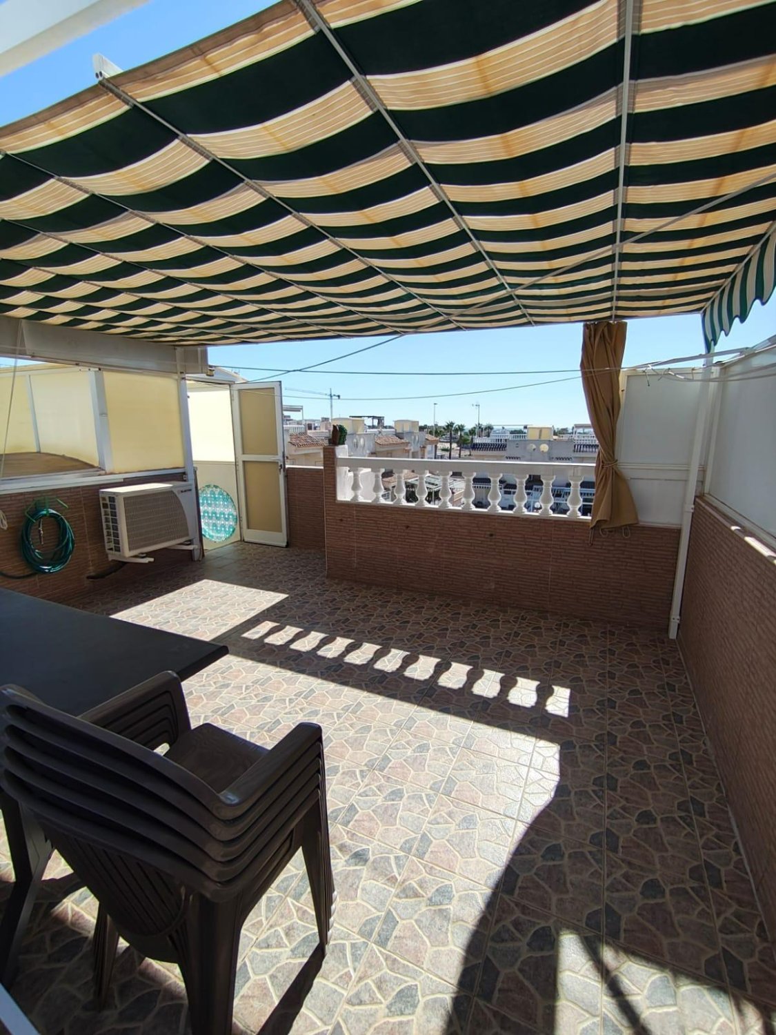 Bungalow à Torrevieja, Alicante, Espagne 2 chambres,  No. 182865