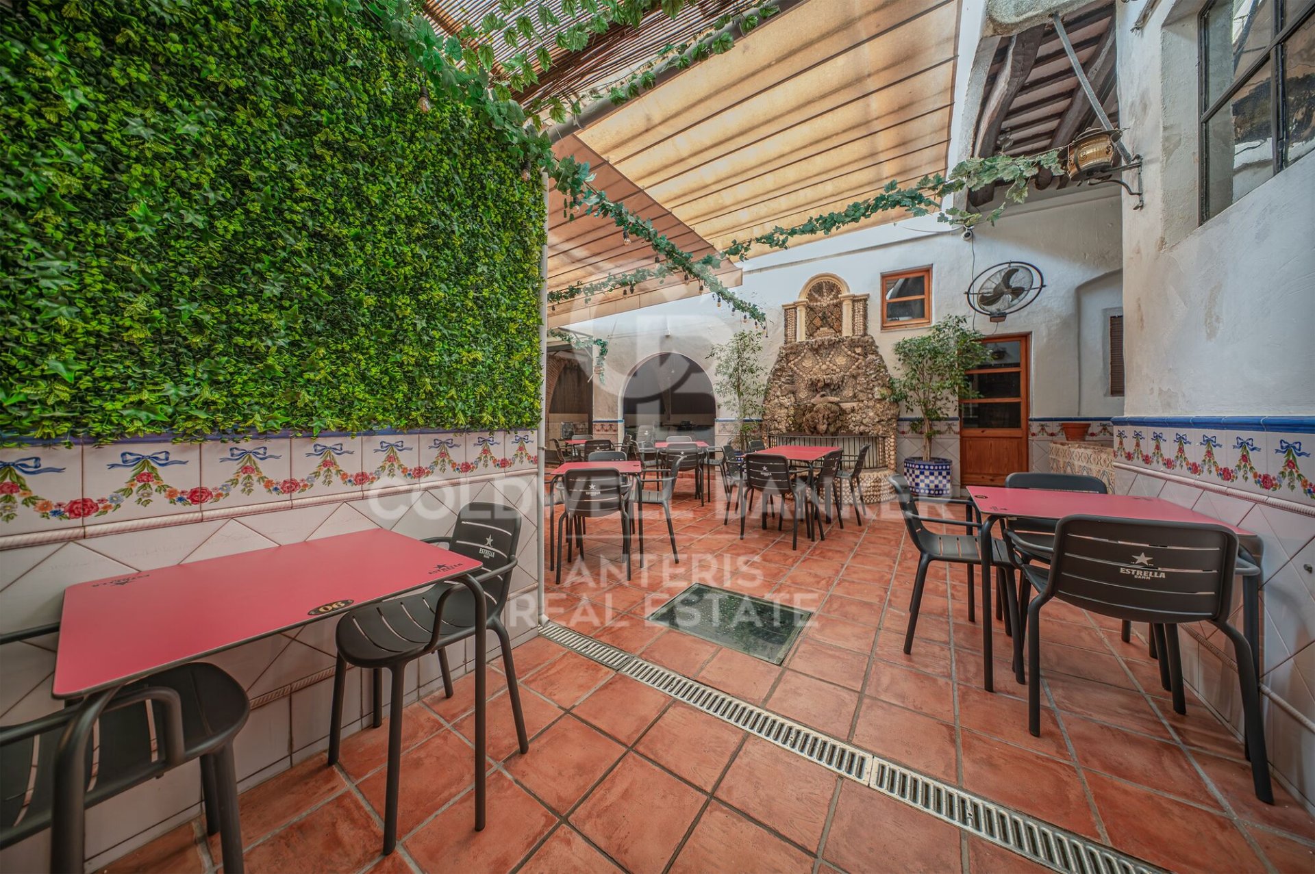 House à Mataro, Barcelona, Espagne 7 chambres, 368 m2 No. 157620