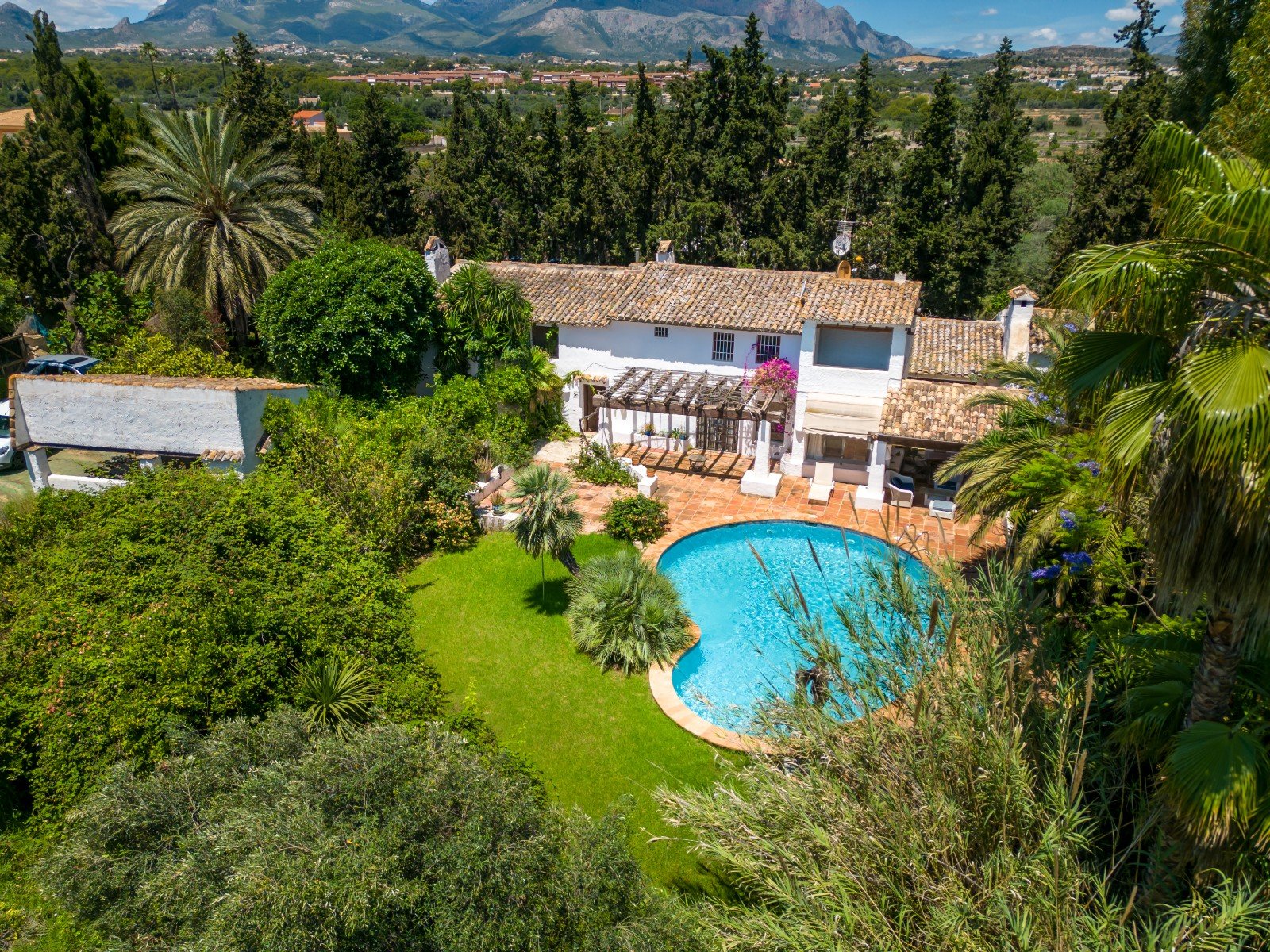 Villa i Albir, Alicante, Spanien 5 sovrum, 377 kvm. Nr. 135615
