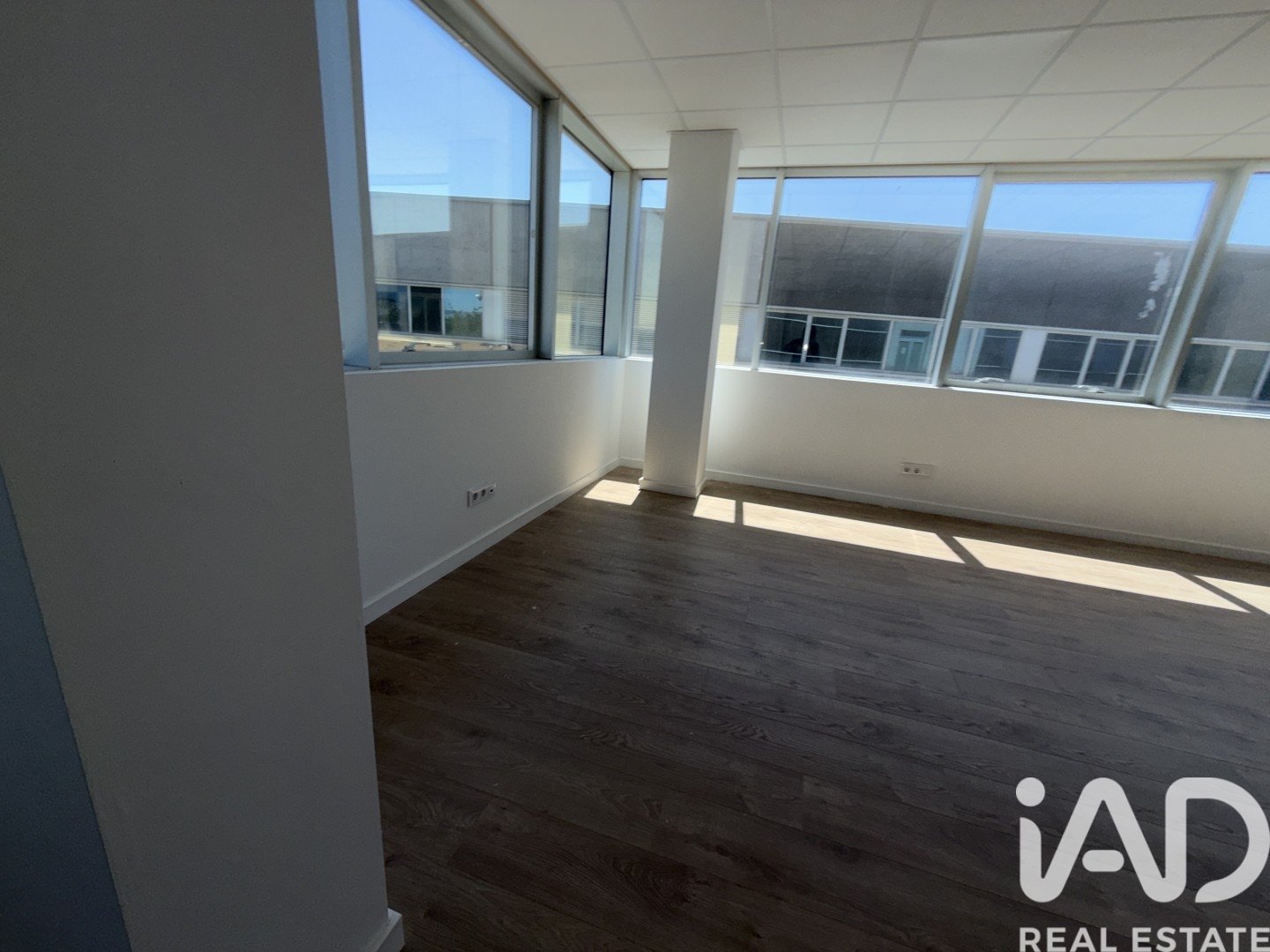 Office à Lleida, Espagne 121 m2 No. 187576