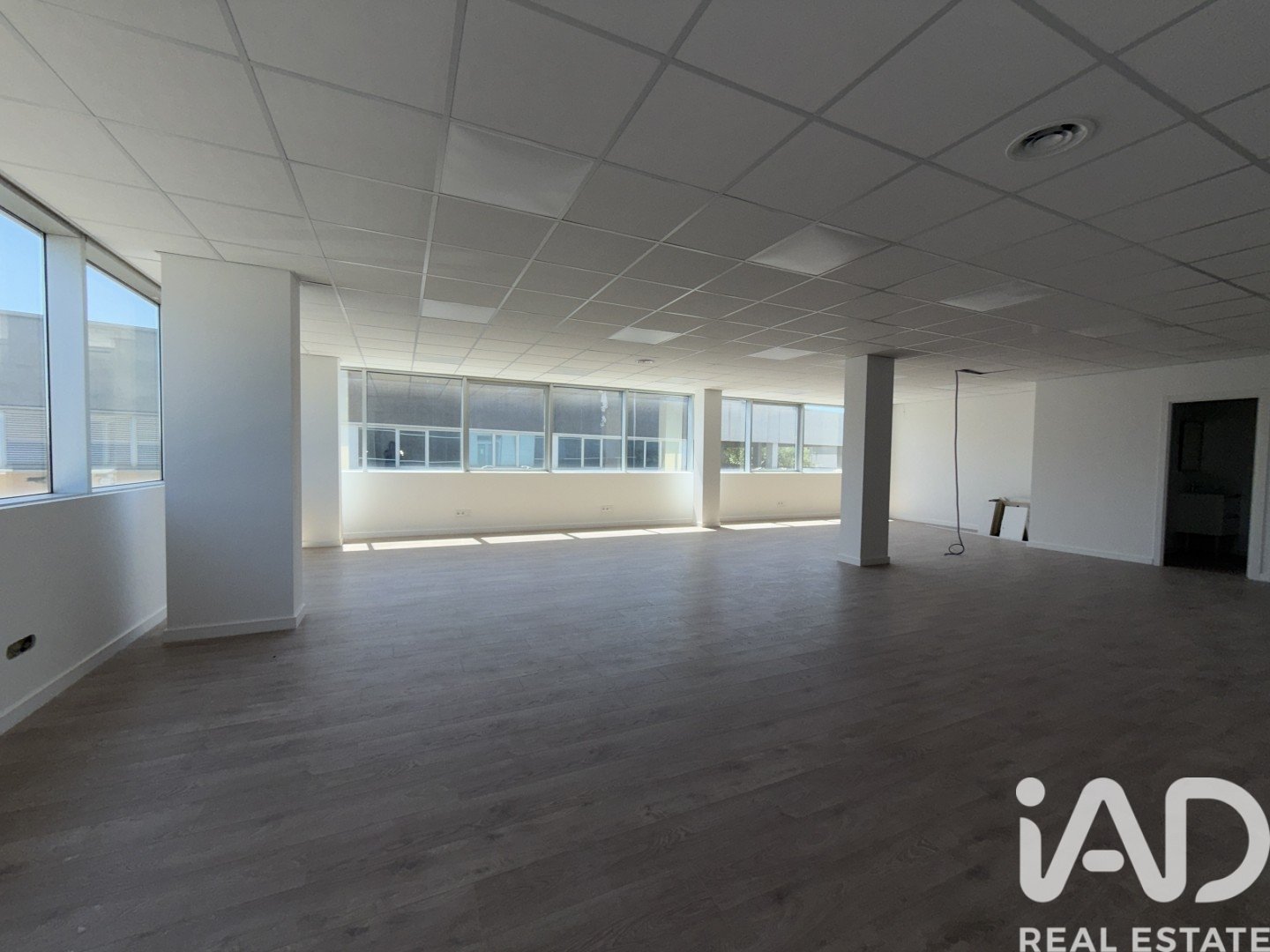 Office à Lleida, Espagne 121 m2 No. 187576