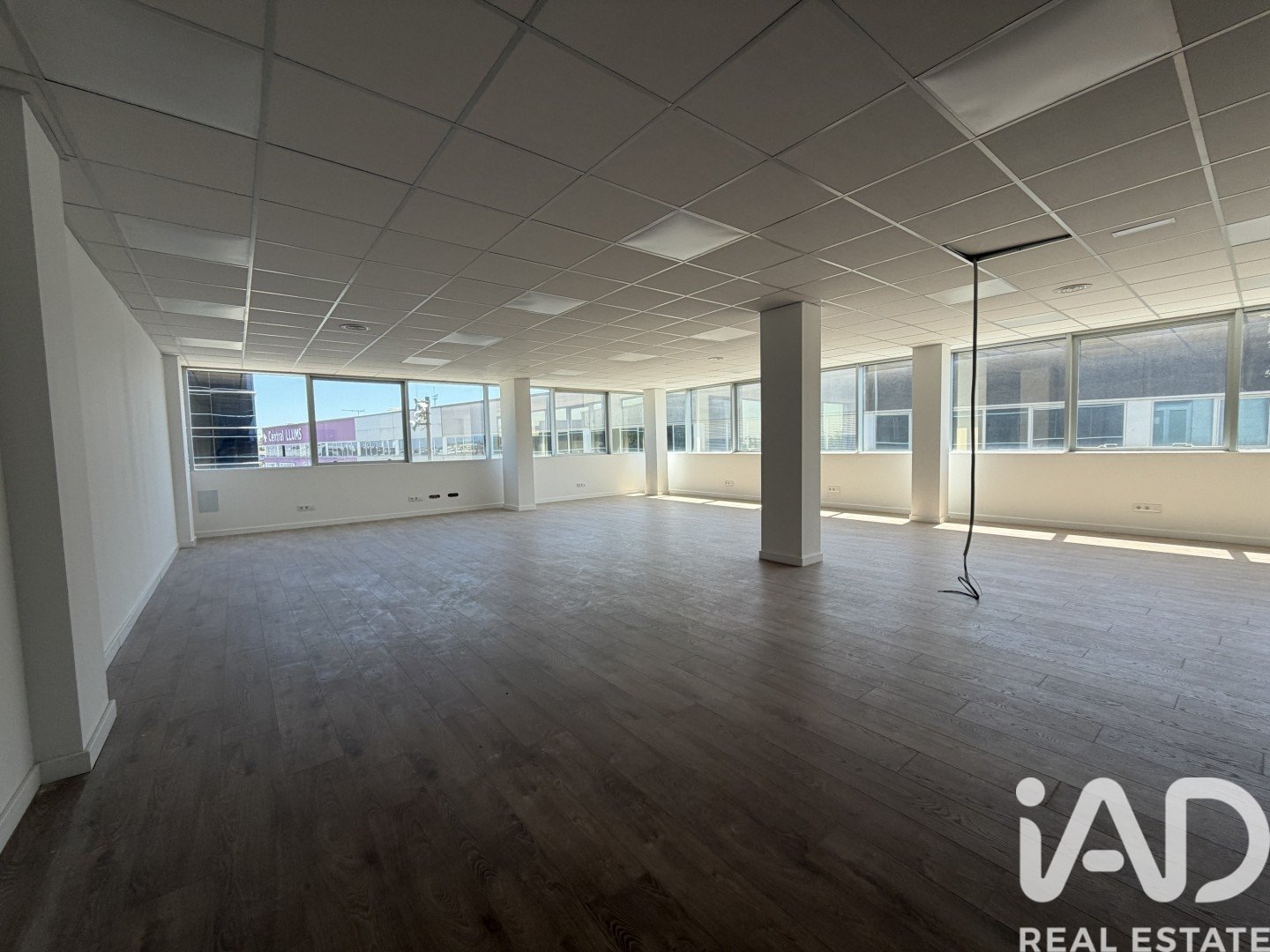 Office à Lleida, Espagne 121 m2 No. 187576