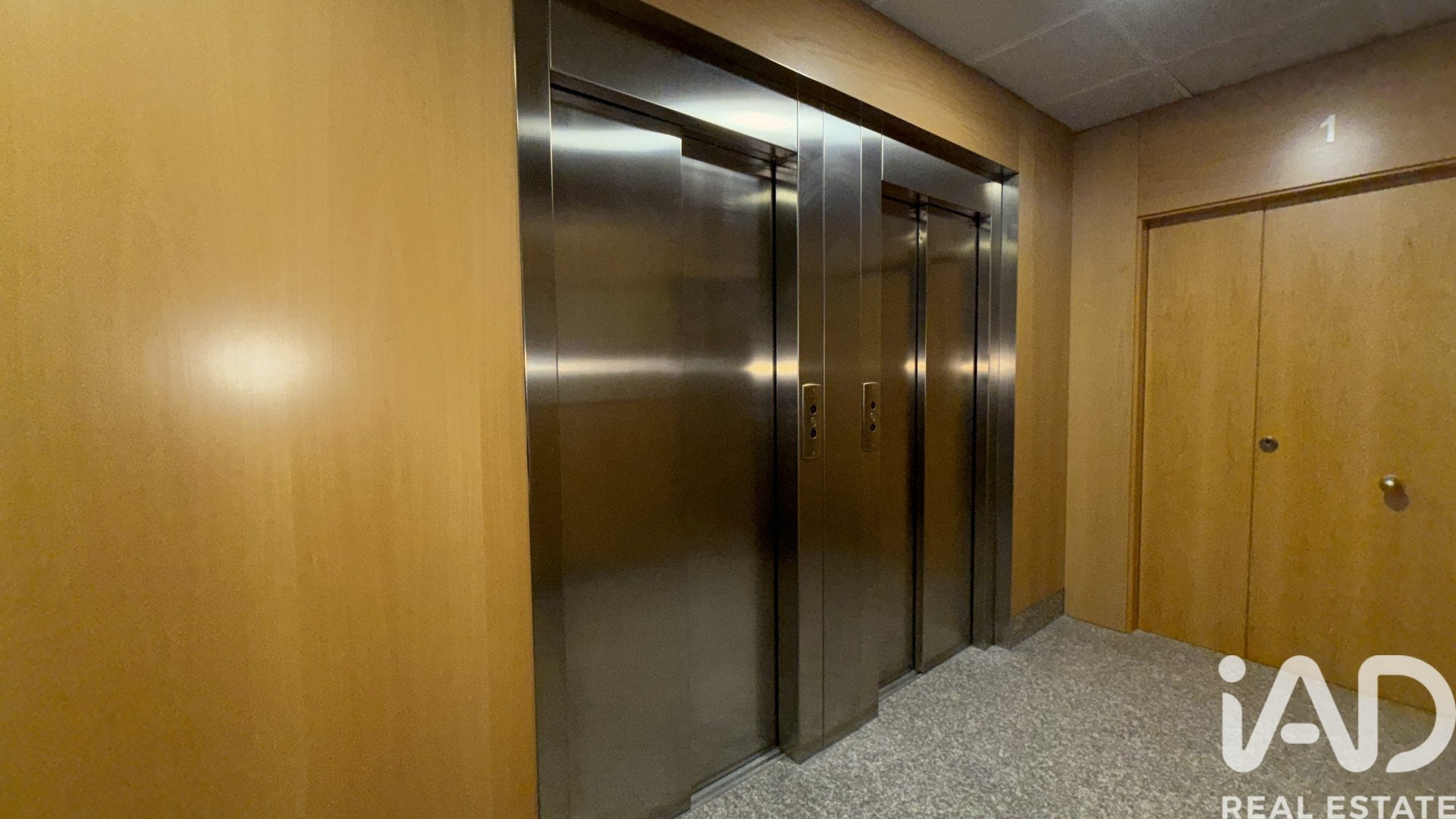 Office à Lleida, Espagne 121 m2 No. 187576