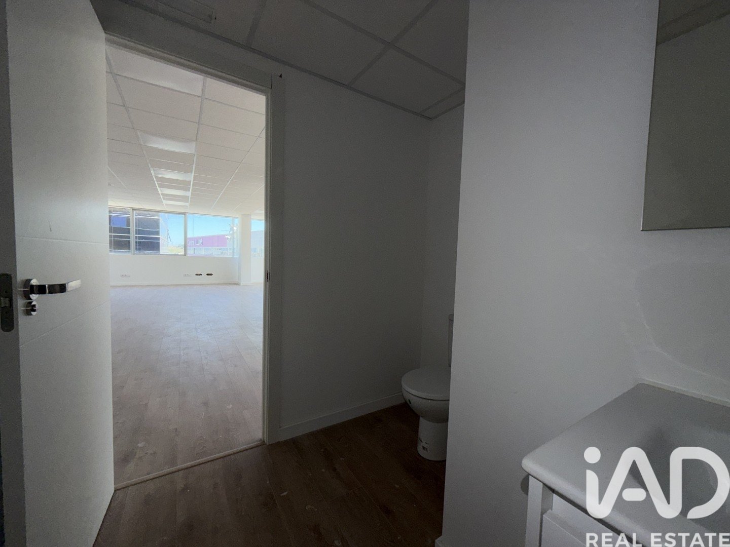 Office à Lleida, Espagne 121 m2 No. 187576