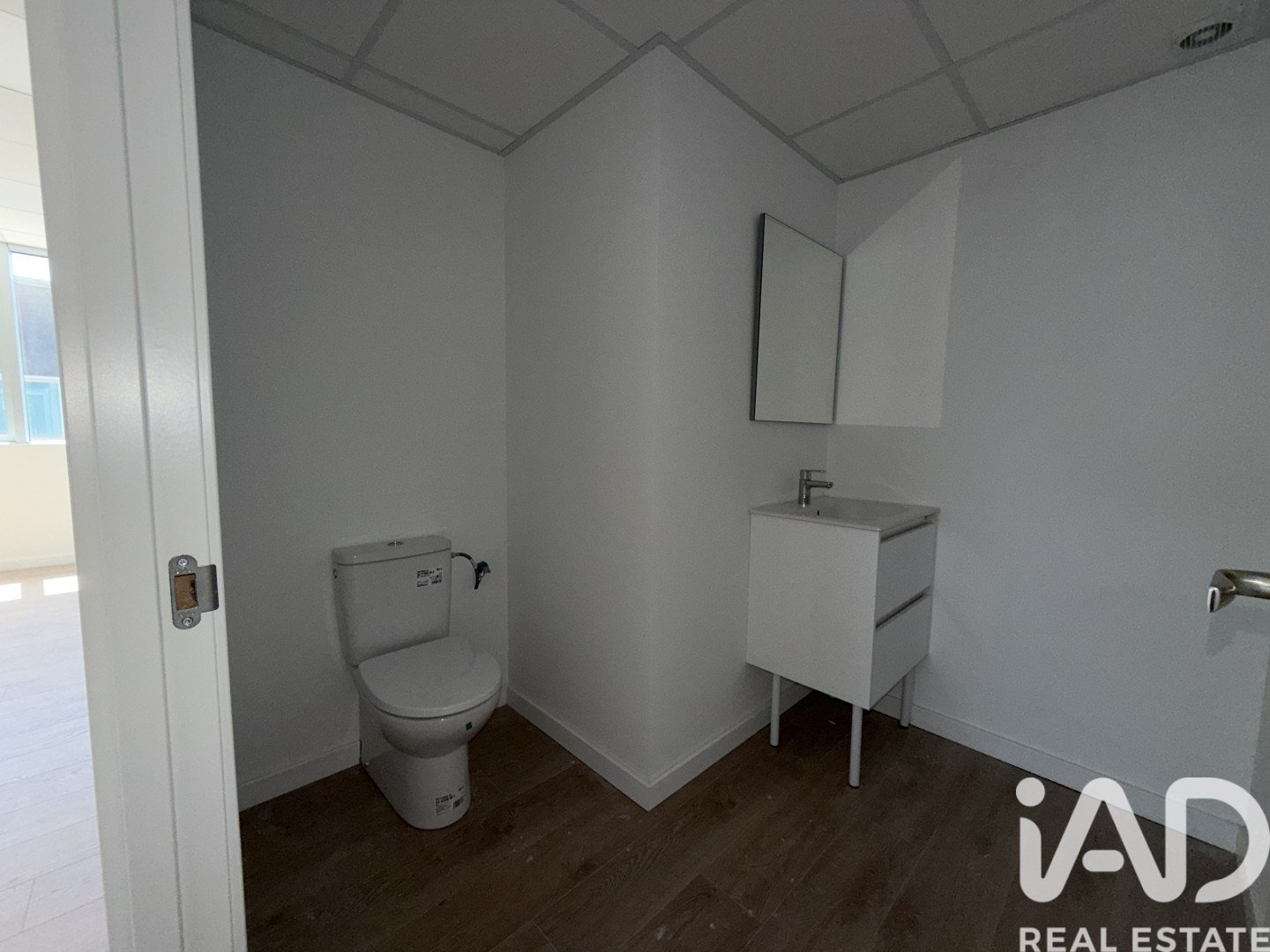 Office à Lleida, Espagne 121 m2 No. 187576