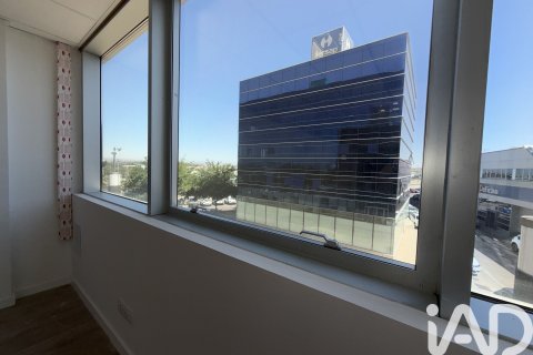 Office à Lleida, Espagne 121 m2 No. 187576
