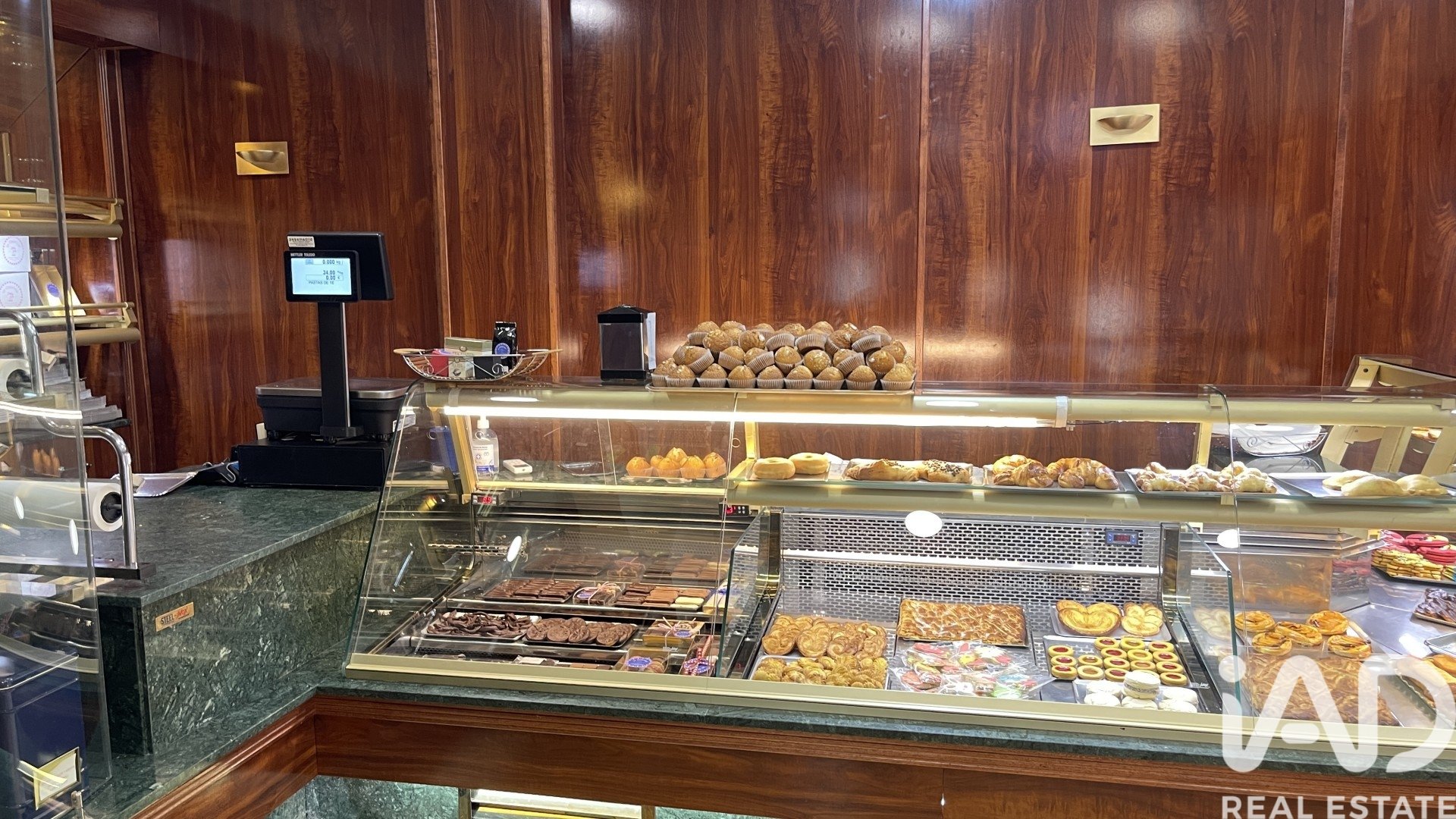 Commercial property in Las Rozas de Madrid, Madrid, Spain 50 sq.m. No. 187573