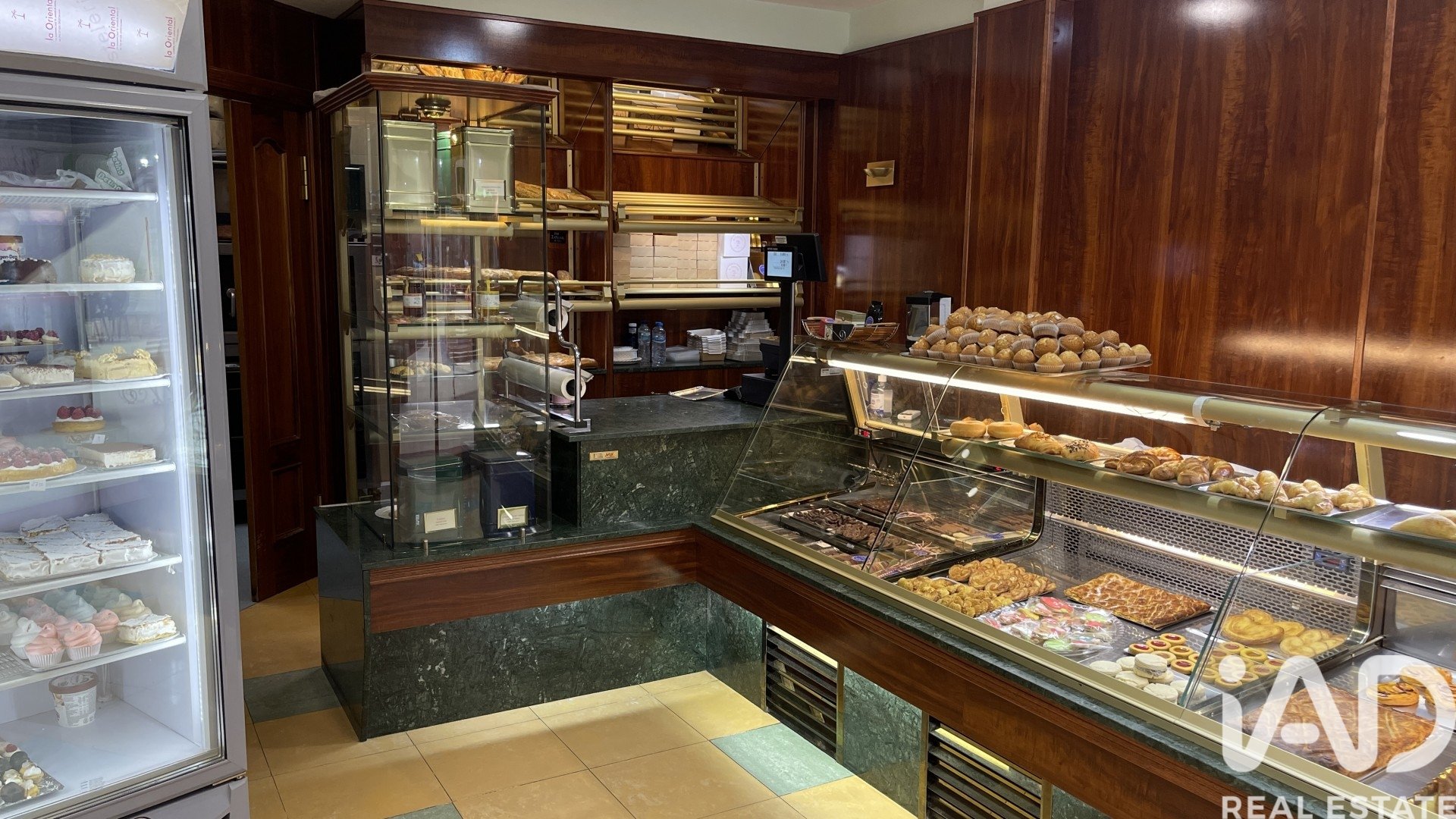 Commercial property in Las Rozas de Madrid, Madrid, Spain 50 sq.m. No. 187573
