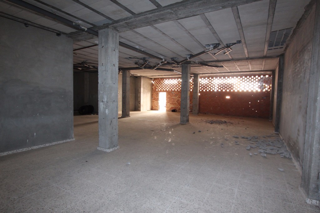Commercial property in Guardamar del Segura, Alicante, Spain 200 sq.m. No. 80229