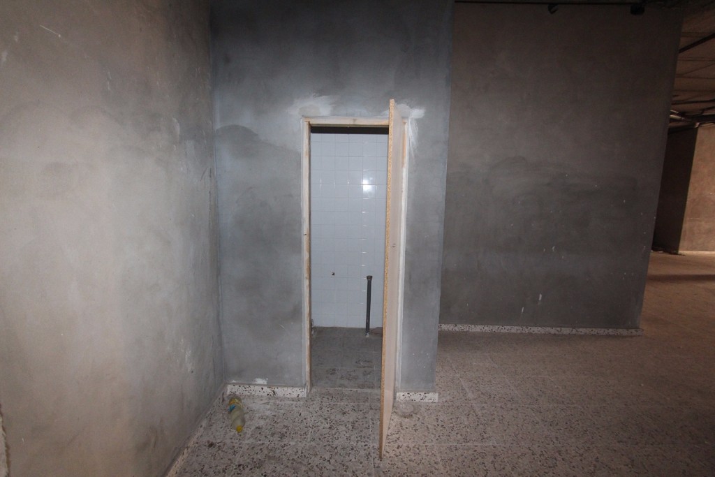 Commercial property in Guardamar del Segura, Alicante, Spain 200 sq.m. No. 80229