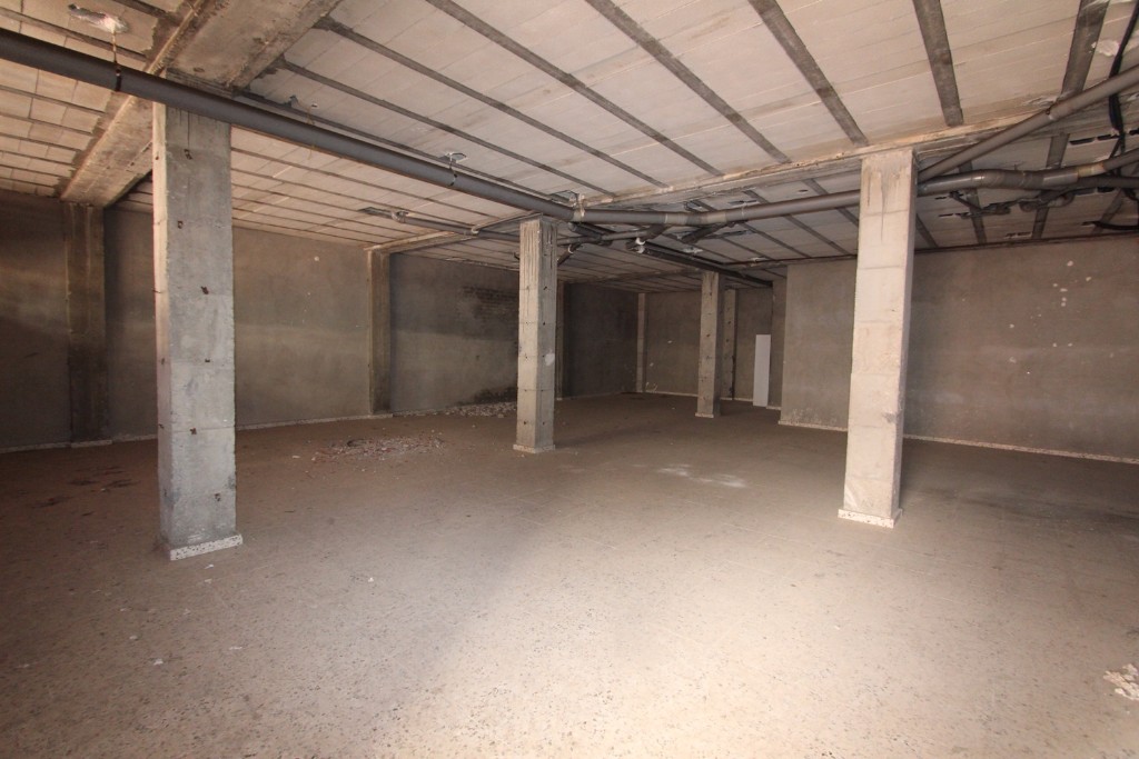 Commercial property in Guardamar del Segura, Alicante, Spain 200 sq.m. No. 80229