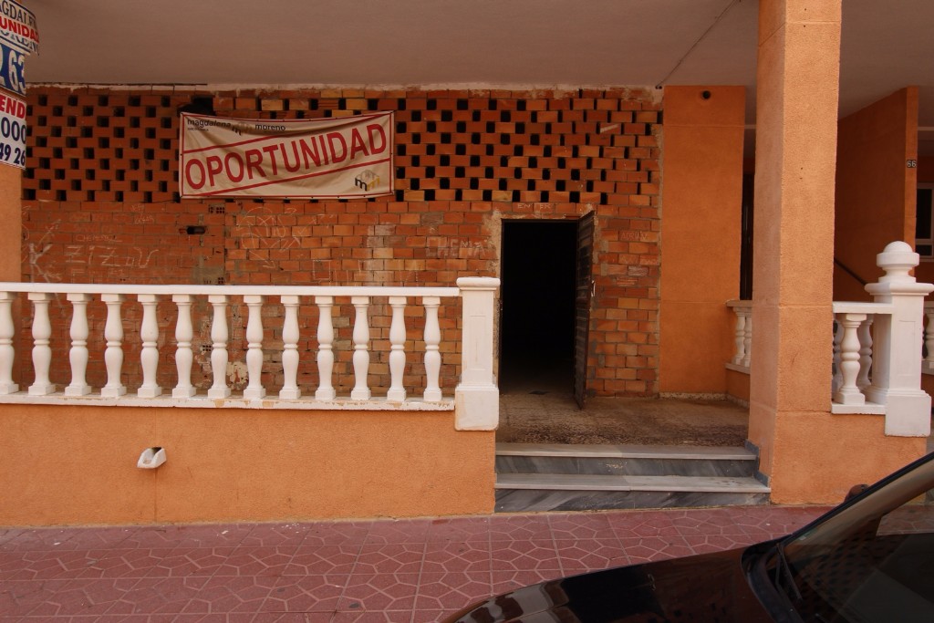 Commercial property in Guardamar del Segura, Alicante, Spain 200 sq.m. No. 80229