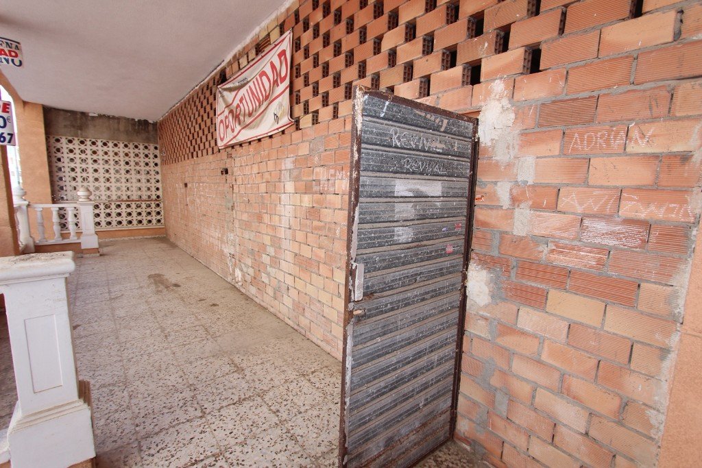 Commercial property in Guardamar del Segura, Alicante, Spain 200 sq.m. No. 80229