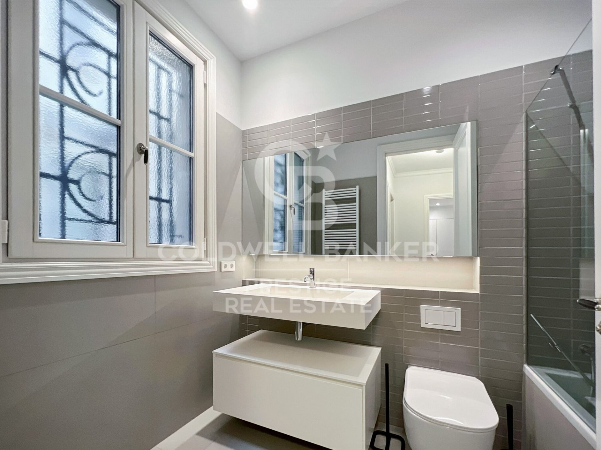 Huoneisto Barcelona, Espanja 3 makuuhuonetta, 196 m2 No. 160529