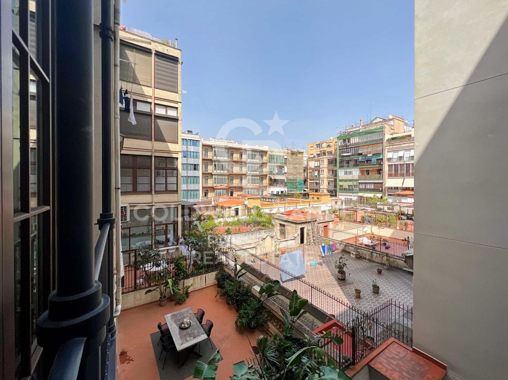 Huoneisto Barcelona, Espanja 3 makuuhuonetta, 196 m2 No. 160529
