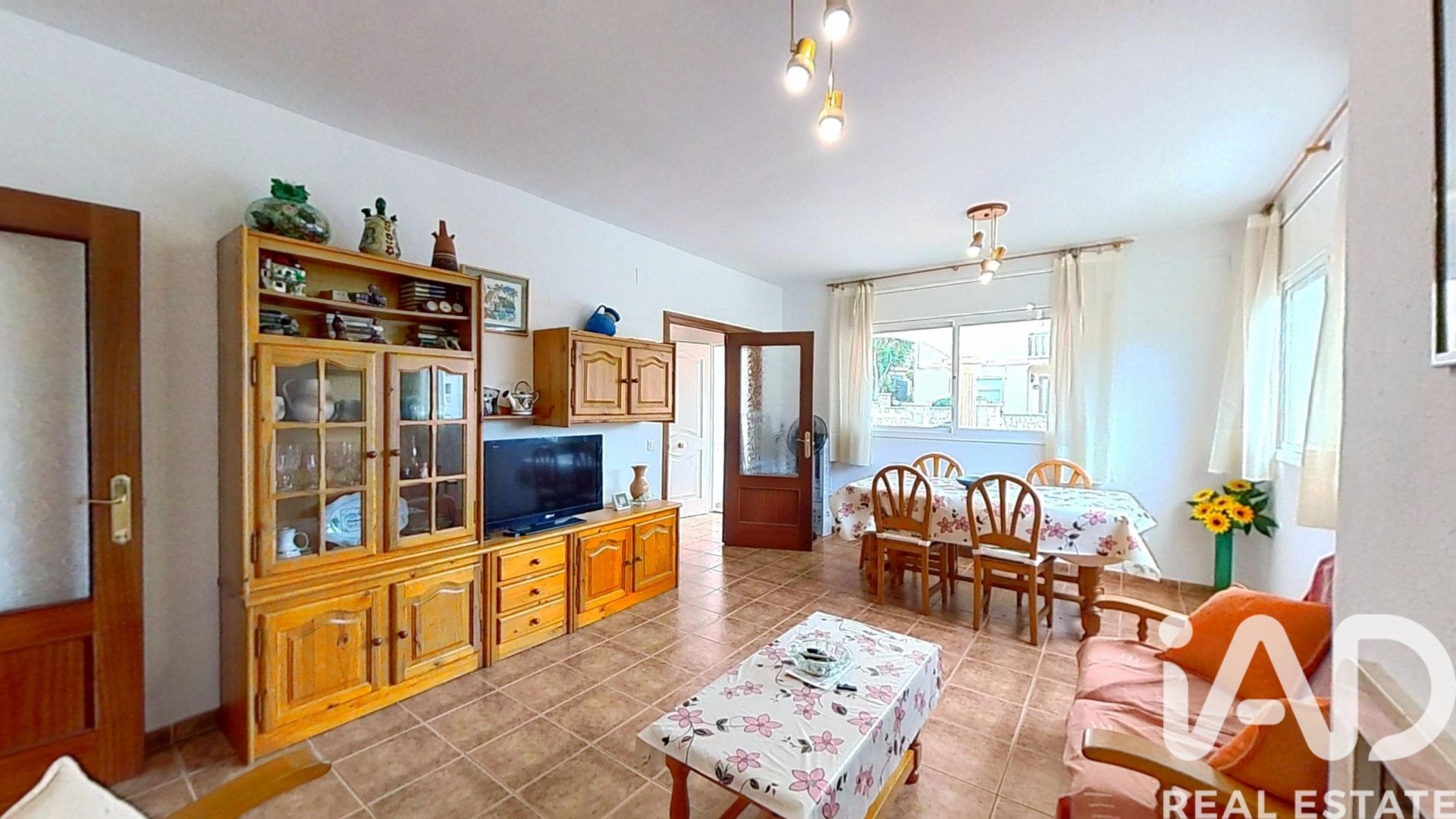 Hus i El Vendrell, Tarragona, Spanien 4 sovrum, 218 kvm. Nr. 173190