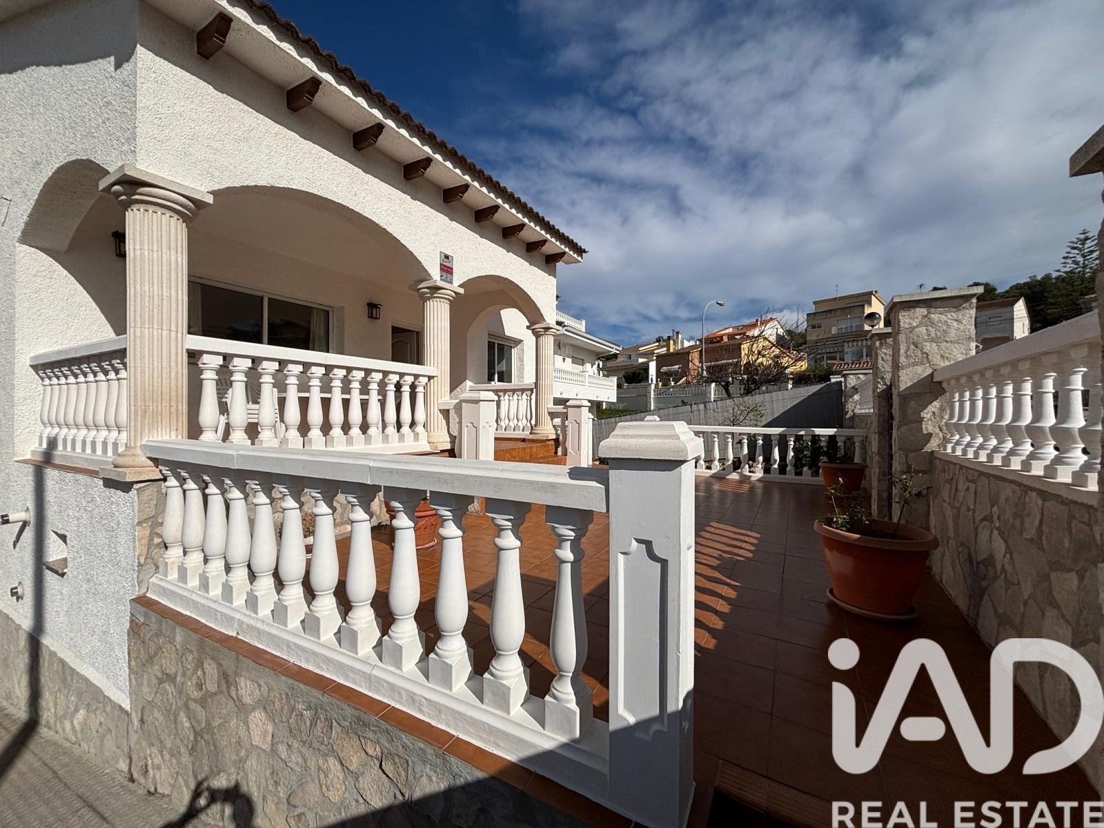 Hus i El Vendrell, Tarragona, Spanien 4 sovrum, 218 kvm. Nr. 173190