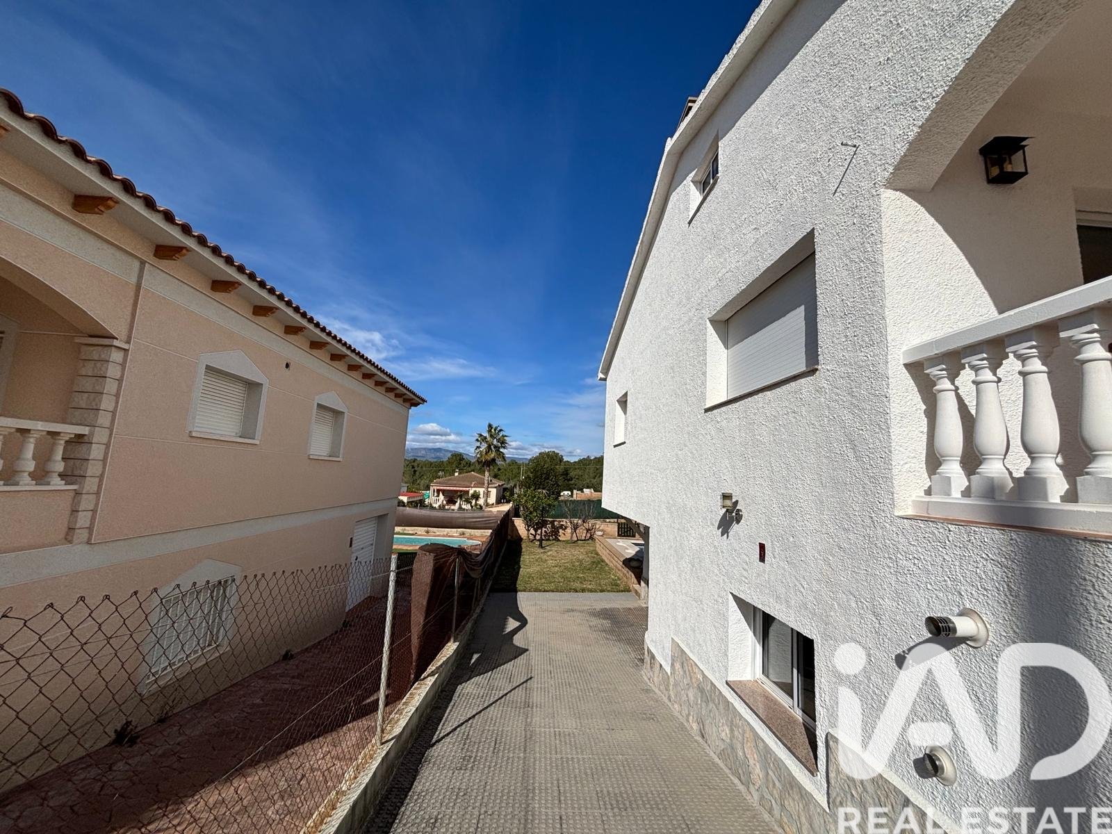 Hus i El Vendrell, Tarragona, Spanien 4 sovrum, 218 kvm. Nr. 173190