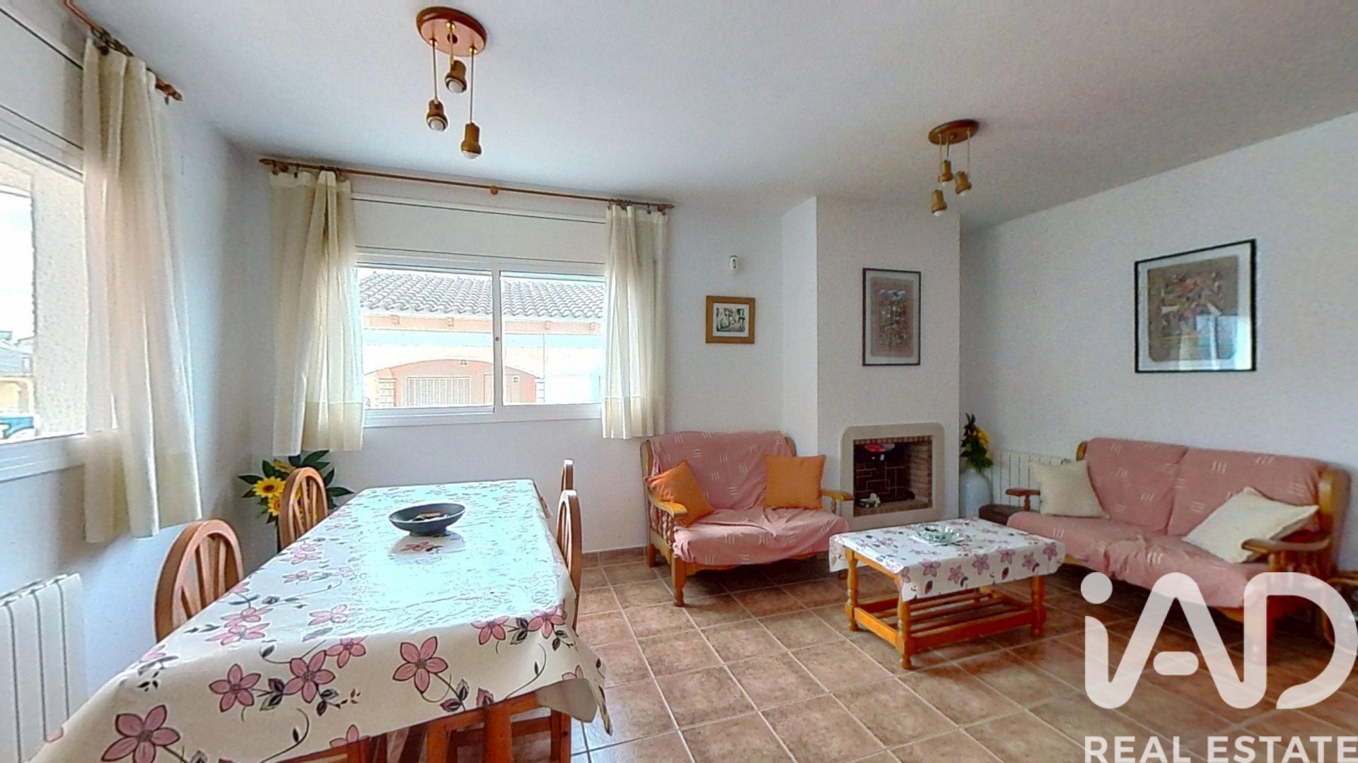 Hus i El Vendrell, Tarragona, Spanien 4 sovrum, 218 kvm. Nr. 173190