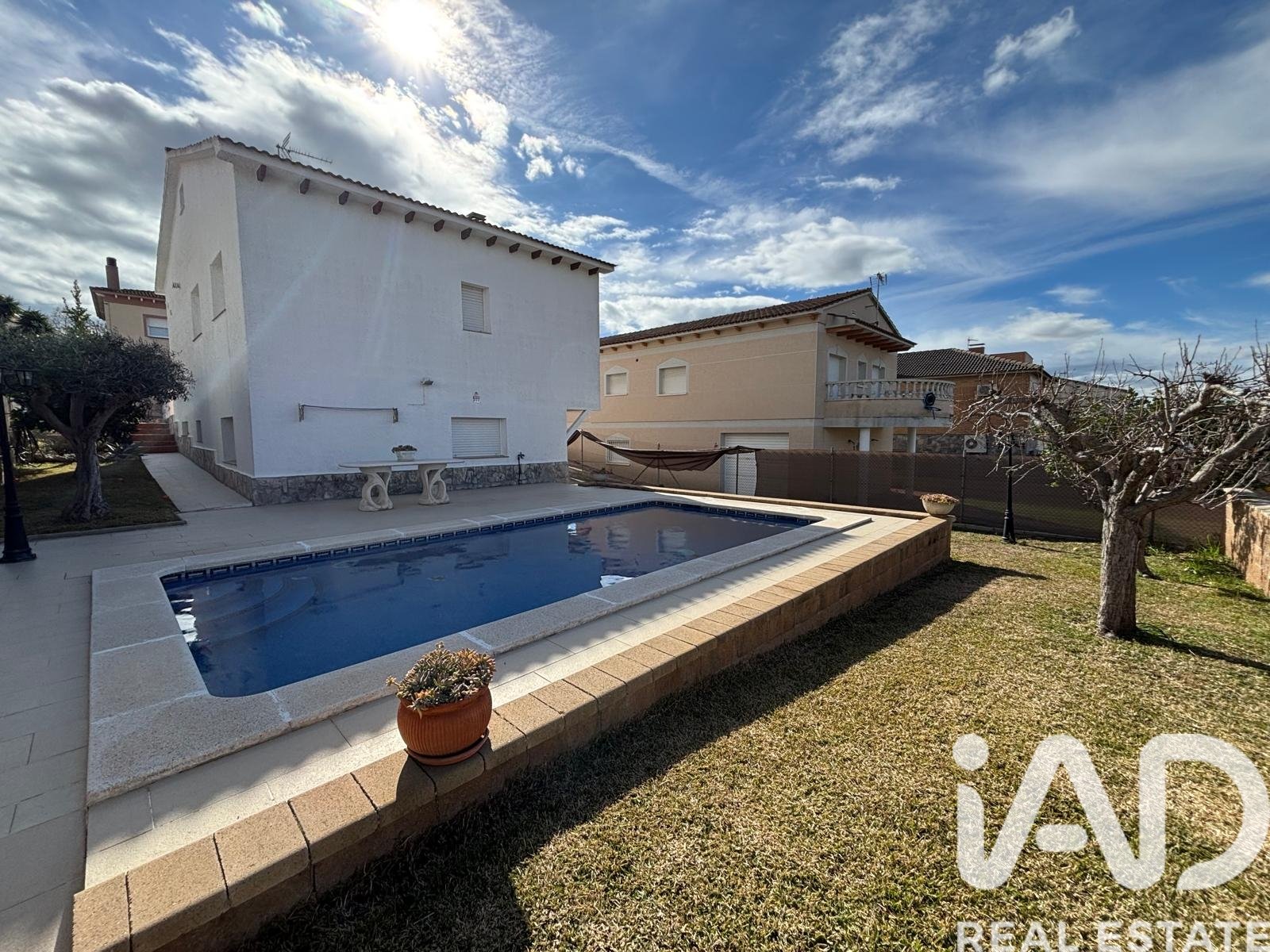 Hus i El Vendrell, Tarragona, Spanien 4 sovrum, 218 kvm. Nr. 173190