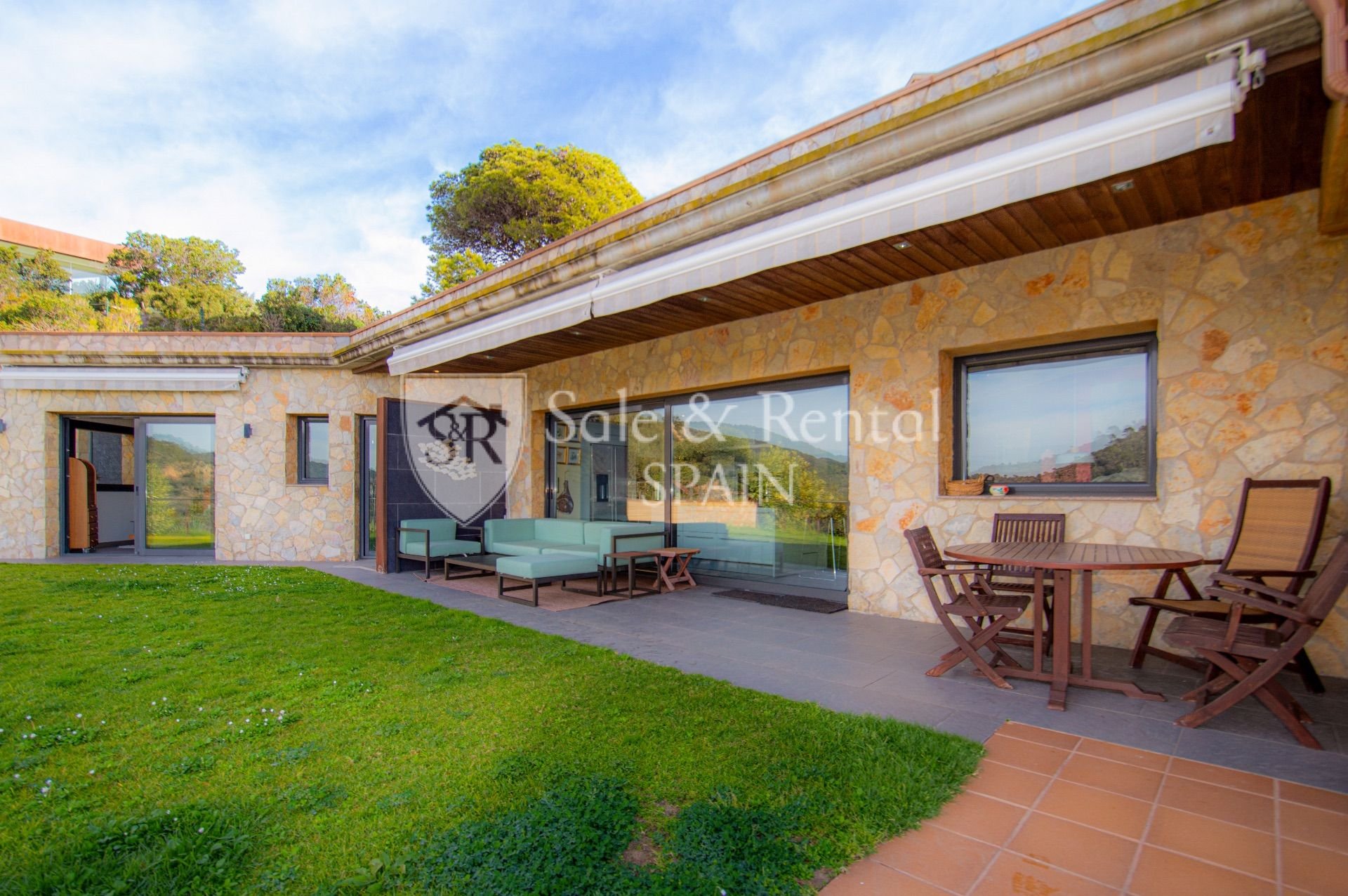 Hus i Tossa de Mar, Girona, Spanien 5 sovrum, 285 kvm. Nr. 166463