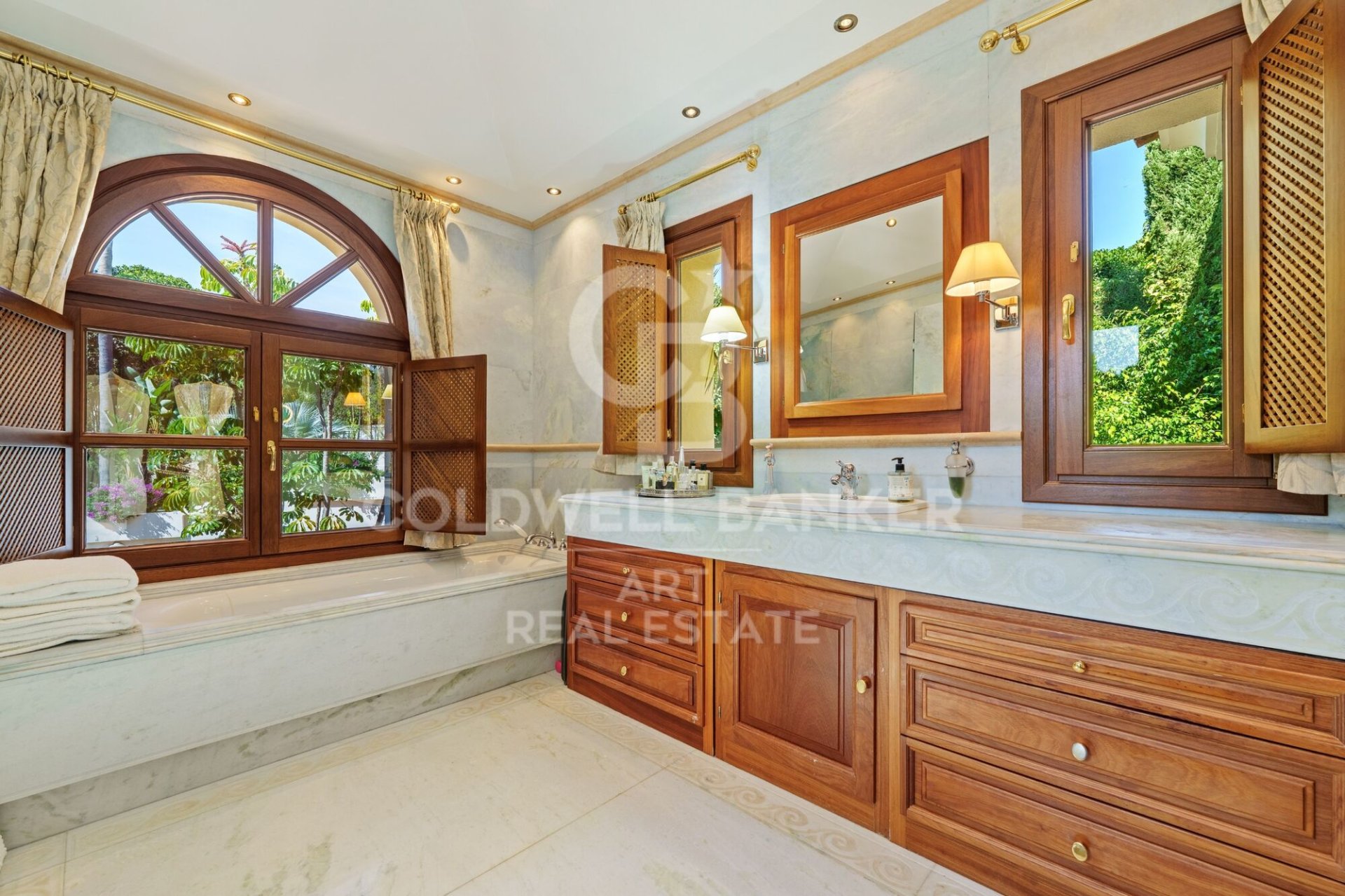 Villa in Marbella, Malaga, Spanien 6 Schlafzimmer, 712 m2 Nr. 157247