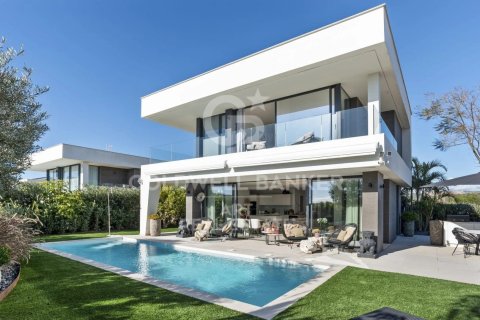 Villa in Manilva, Malaga, Spanien 2 Schlafzimmer, 195 m2 Nr. 179040