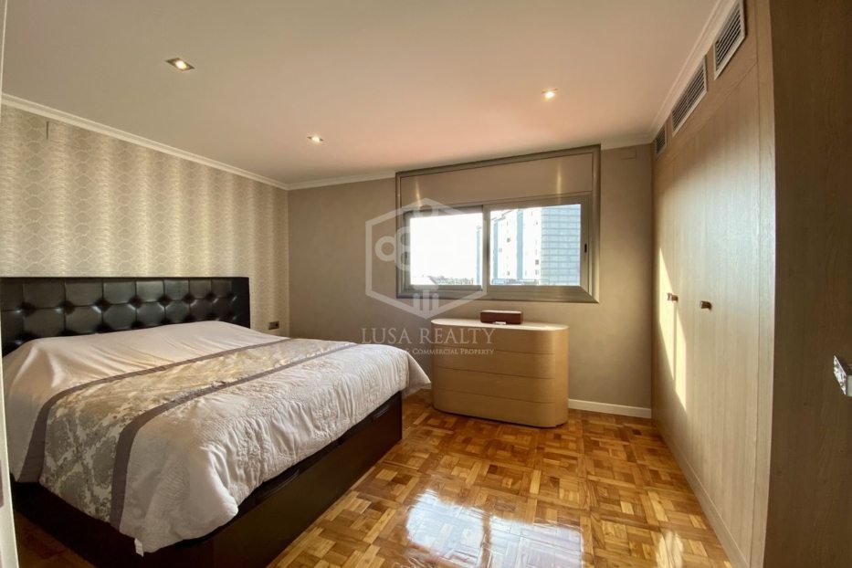 Wohnung in Barcelona, Spanien 4 Schlafzimmer, 220 m2 Nr. 78354