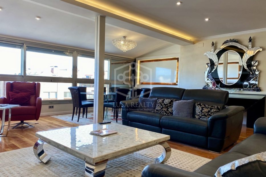Wohnung in Barcelona, Spanien 4 Schlafzimmer, 220 m2 Nr. 78354