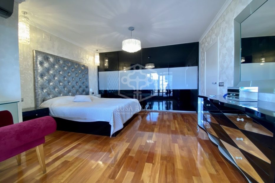 Wohnung in Barcelona, Spanien 4 Schlafzimmer, 220 m2 Nr. 78354