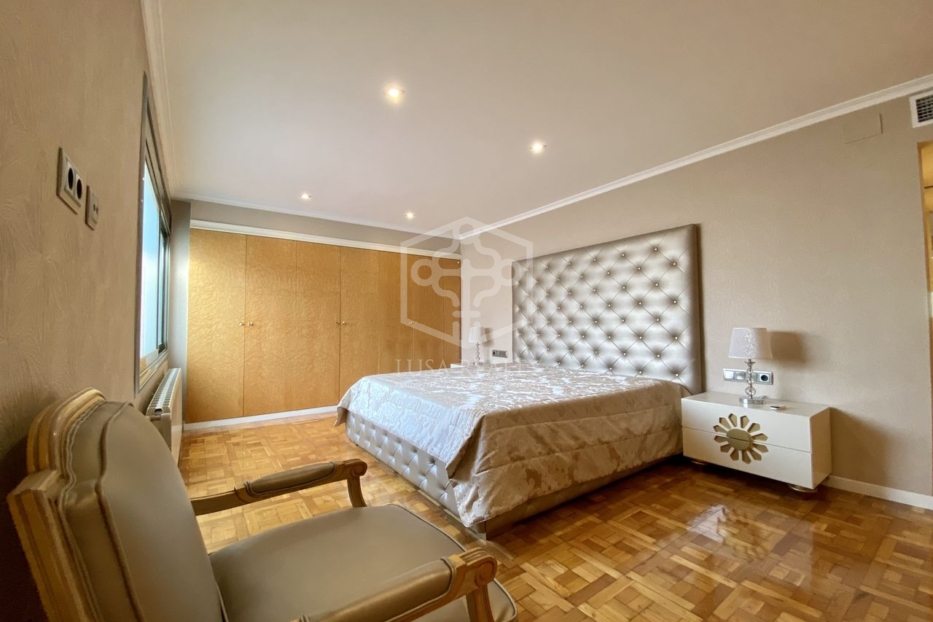 Wohnung in Barcelona, Spanien 4 Schlafzimmer, 220 m2 Nr. 78354