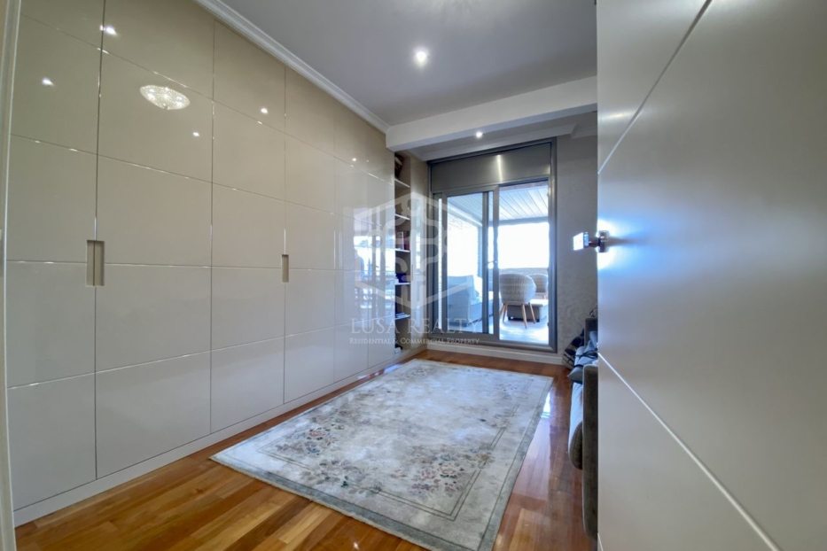 Wohnung in Barcelona, Spanien 4 Schlafzimmer, 220 m2 Nr. 78354