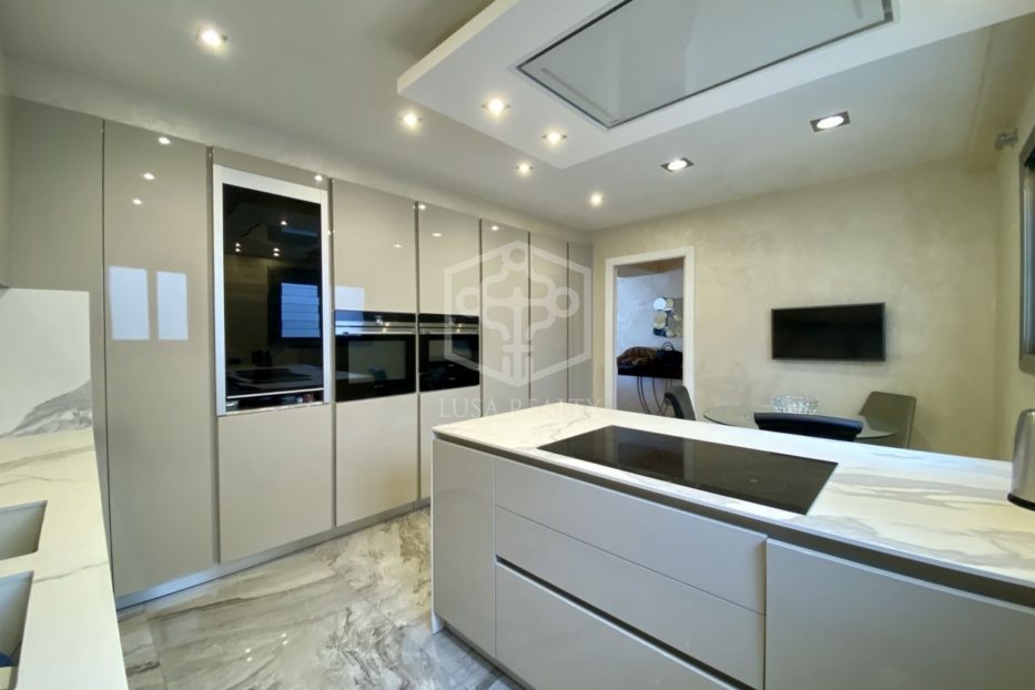 Wohnung in Barcelona, Spanien 4 Schlafzimmer, 220 m2 Nr. 78354