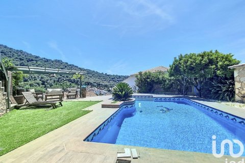 House à Sant Fost de Campsentelles, Barcelona, Espagne 4 chambres, 345 m2 No. 153970