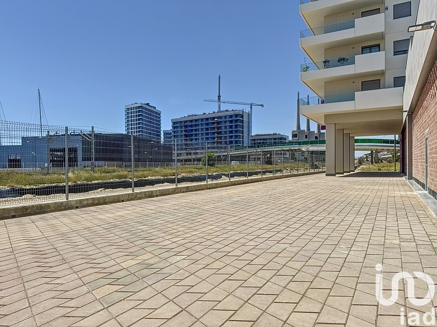Commercial property in Badalona, Barcelona, Spain 1 bedroom, 227 sq.m. No. 153968