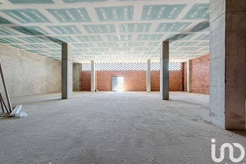 Liikekiinteistö Badalona, Barcelona, Espanja 1 makuuhuone, 329 m2 No. 153967