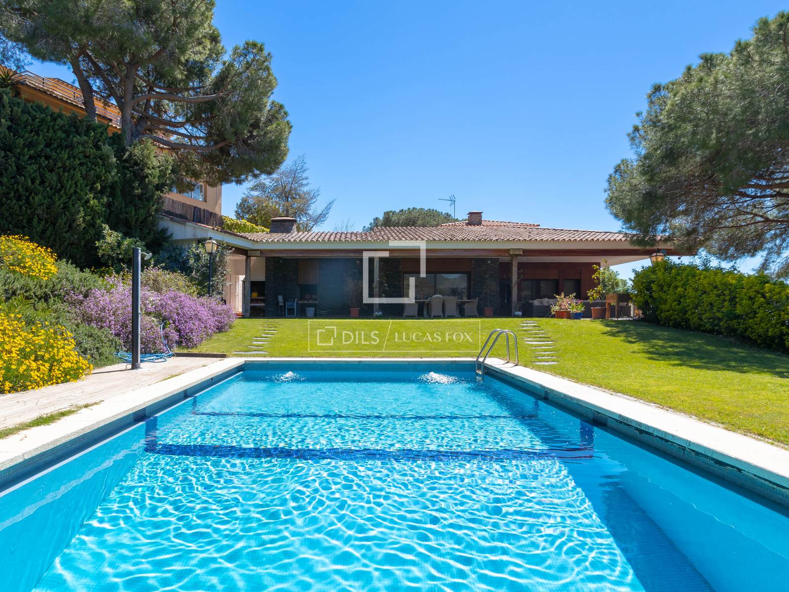 Villa Cabrils, Barcelona, Spānijā 6 istabas, 1157 m2 Nr. 166319