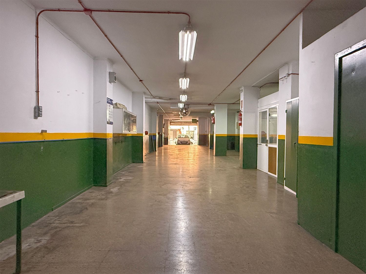 Commercial property à Barcelona, Espagne 222 m2 No. 194533