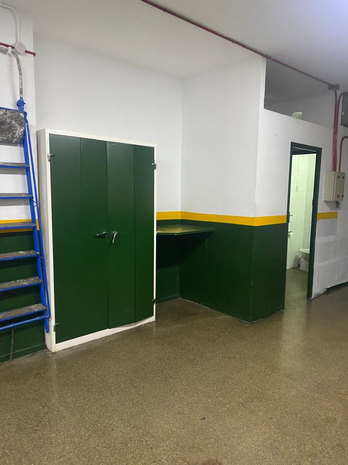 Commercial property à Barcelona, Espagne 222 m2 No. 194533