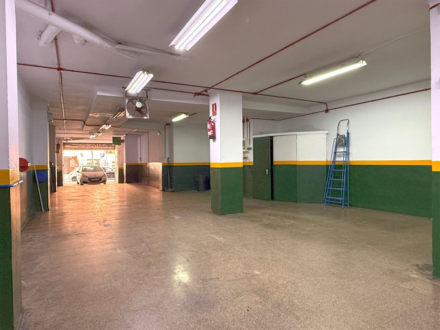 Commercial property à Barcelona, Espagne 222 m2 No. 194533