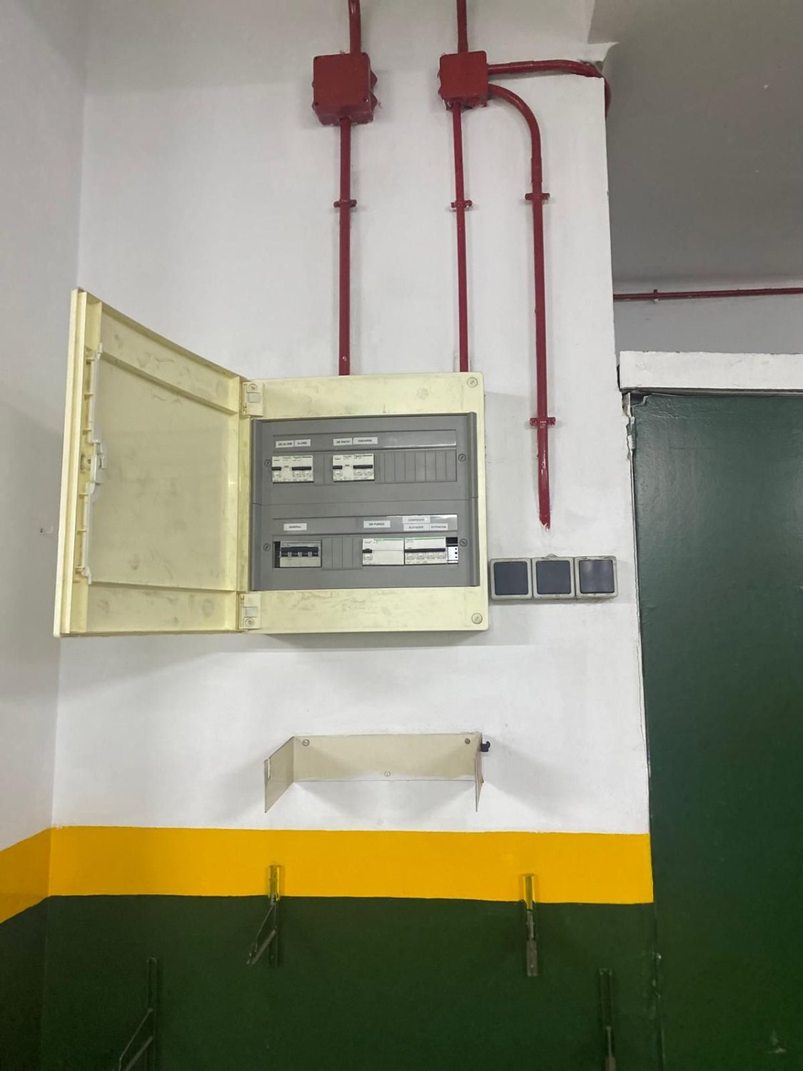 Commercial property à Barcelona, Espagne 222 m2 No. 194533